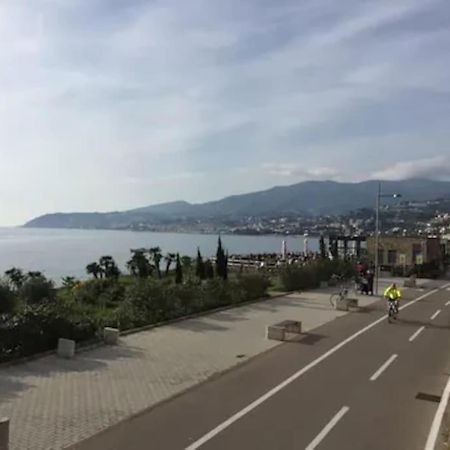 Casa Sveva, A Pochi Passi Dalle Spiagge E Dal Centro Di Arma Di Taggia. Zewnętrze zdjęcie