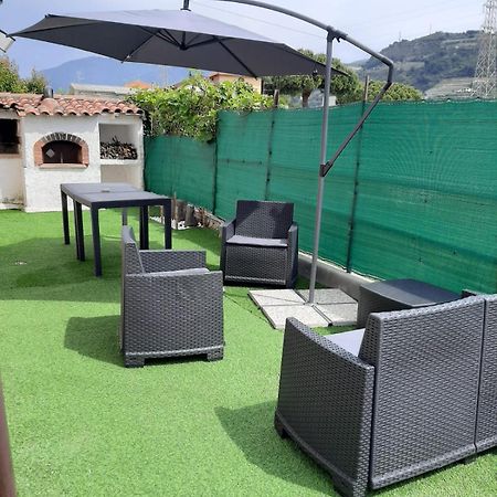 Casa Sveva, A Pochi Passi Dalle Spiagge E Dal Centro Di Arma Di Taggia. Zewnętrze zdjęcie