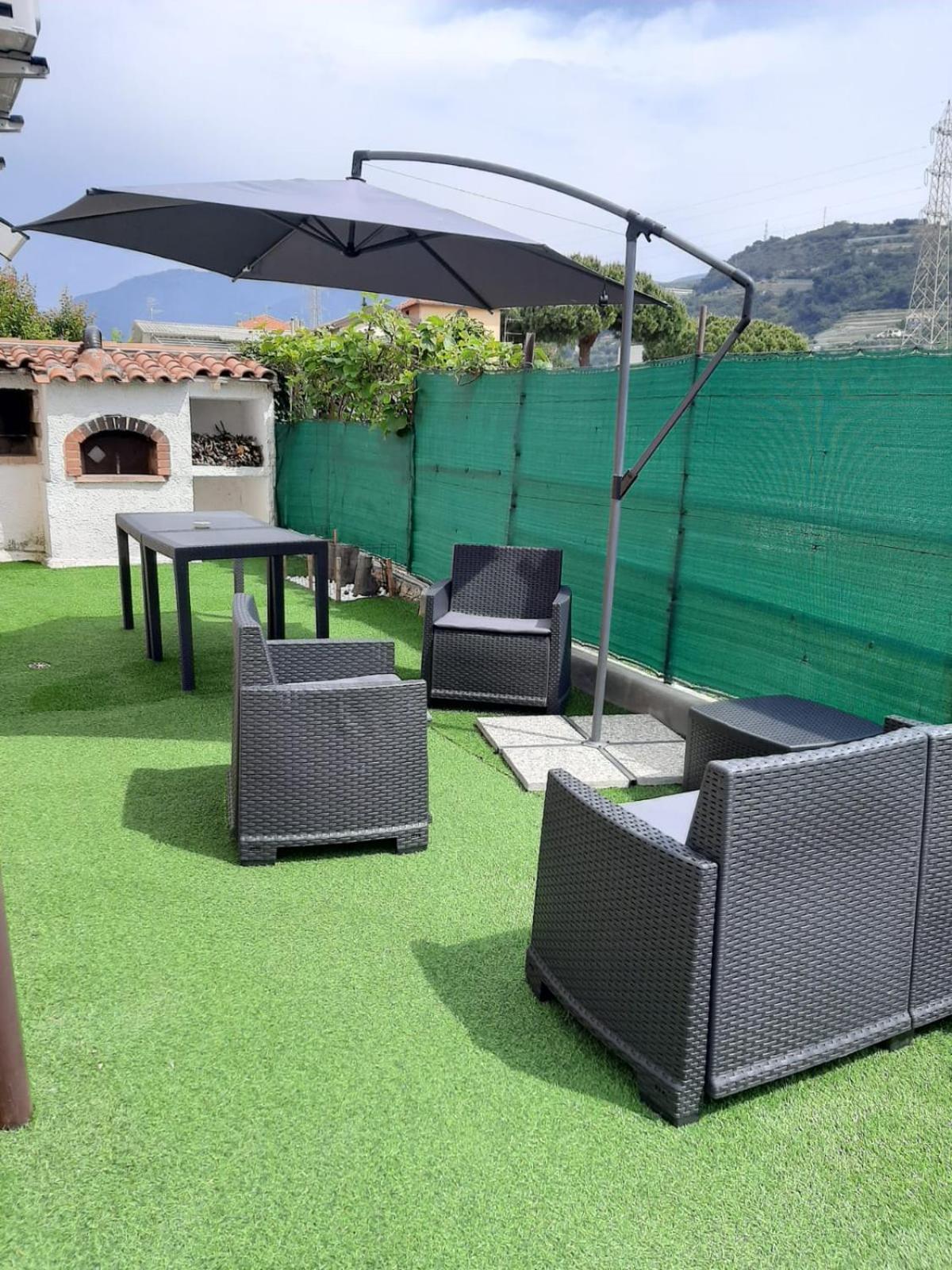 Casa Sveva, A Pochi Passi Dalle Spiagge E Dal Centro Di Arma Di Taggia. Zewnętrze zdjęcie